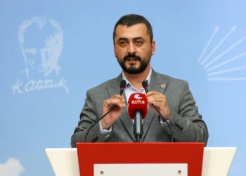 CHP’li Eren Erdem: Kılıçdaroğlu aleyhine finanse edilen gazetecileri belgeleriyle açıklayacağız