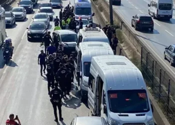 İzmit’te zincirleme kaza: 5 polis memuru yaralandı